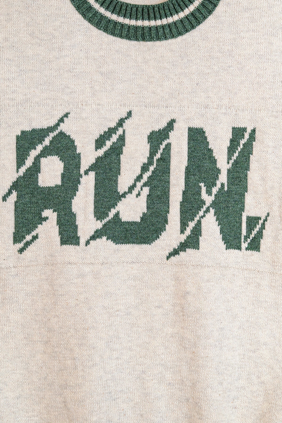 Run Knitted Boy&#39;s Sweater.