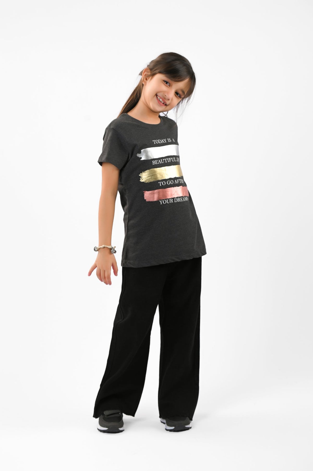 Girl&#39;s T-Shirt S/Slv.